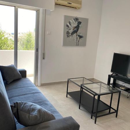 1-Bedroom Apartment With View Limassol Bagian luar foto