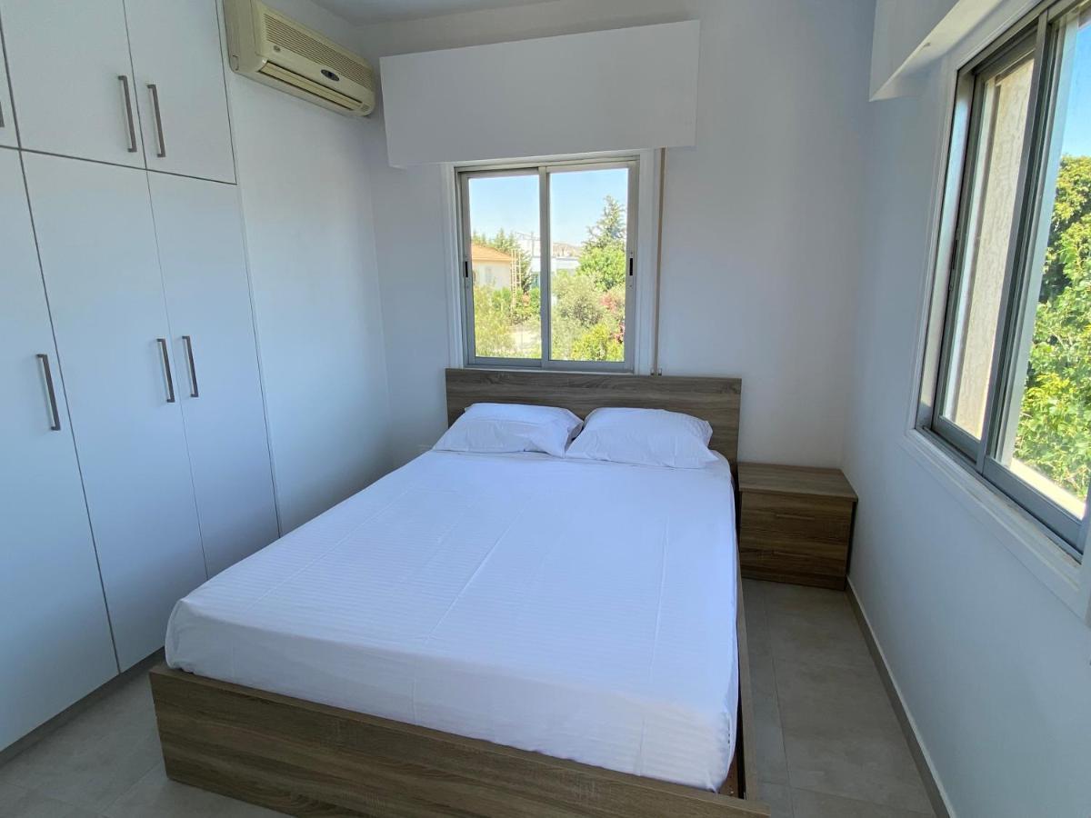 1-Bedroom Apartment With View Limassol Bagian luar foto